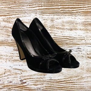 WHITE HOUSE BLACK MARKET Black Heels Size 9 1/2